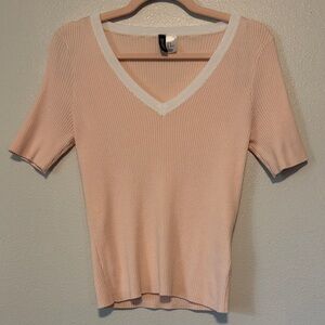 Divided Peach Ribbed V-Neck Short Sleeve Top with White Trim
